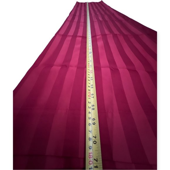 🌸4/$20🌸 Red drape/curtain panel - Picture 4 of 8